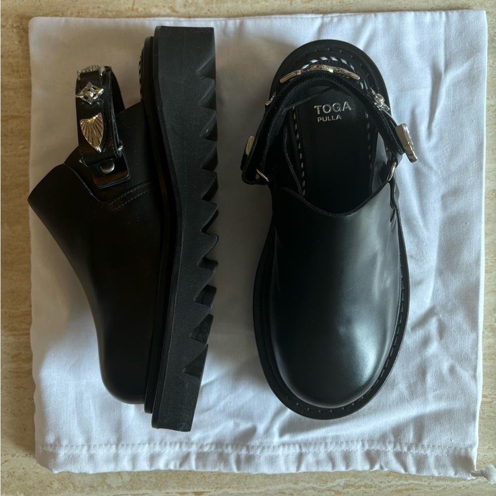 TOGA Pulla Black Mules with Silver Western Accents - Picture 2 of 4